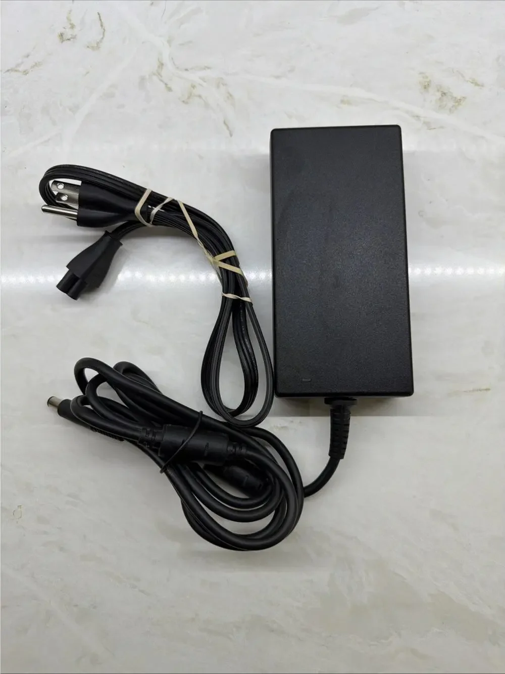 Genuine Dell Genuine 180W 19.5V AC Power Charger Adapter 47RW6 047RW6 LA180PM180